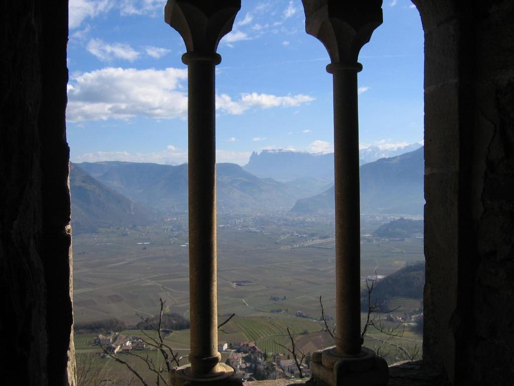 Schloss-Hof Appiano Sulla Strada Del Vino Exterior photo